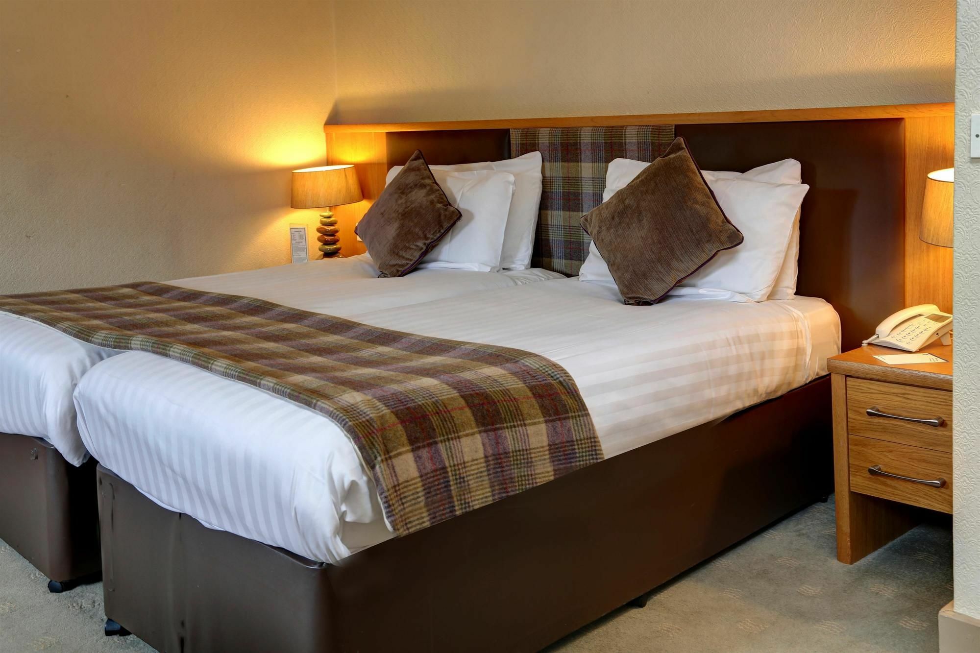 דריימן Buchanan Arms Hotel & Leisure, Sure Hotel Collection מראה חיצוני תמונה